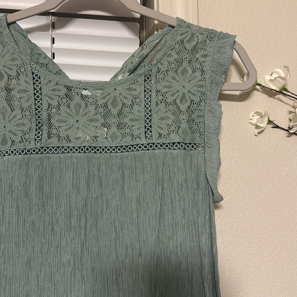 Ladies Top - Picture 2 of 4